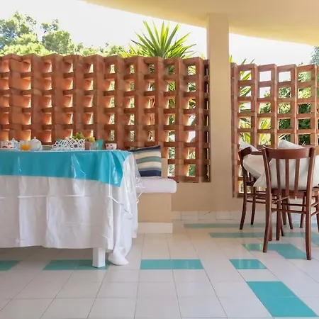 Ada Villa